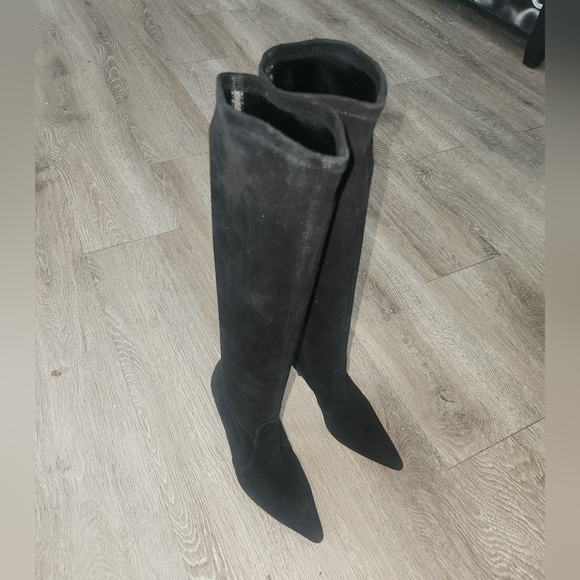 Stuart WEITZMAN suede knee high boots. - Picture 8 of 9
